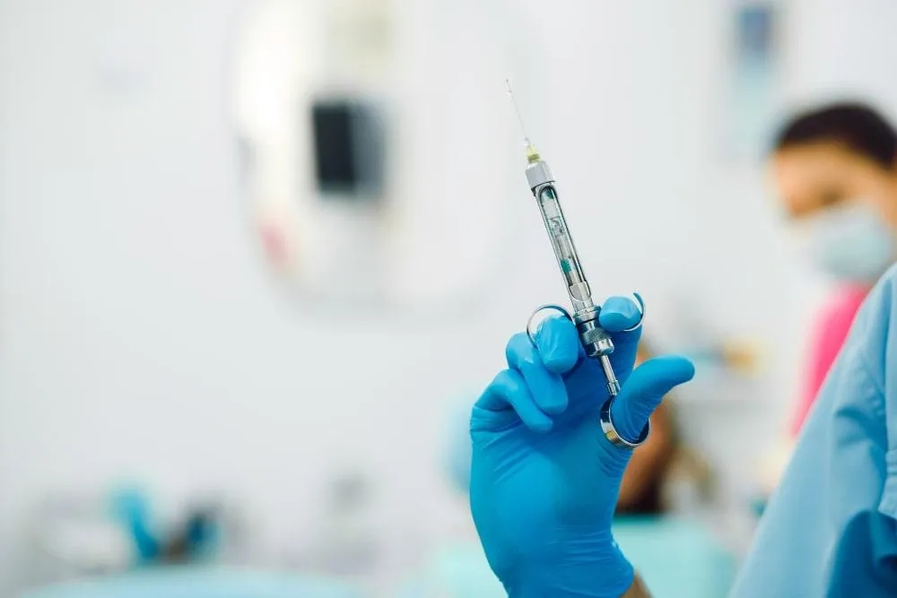 Czy znieczulenie u dentysty boli? Co naprawdę czujesz podczas zabiegu